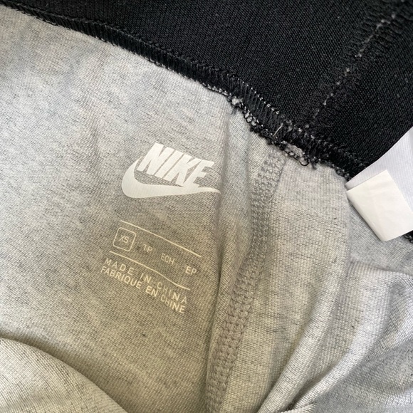 Nike gray leggings - Picture 3 of 3